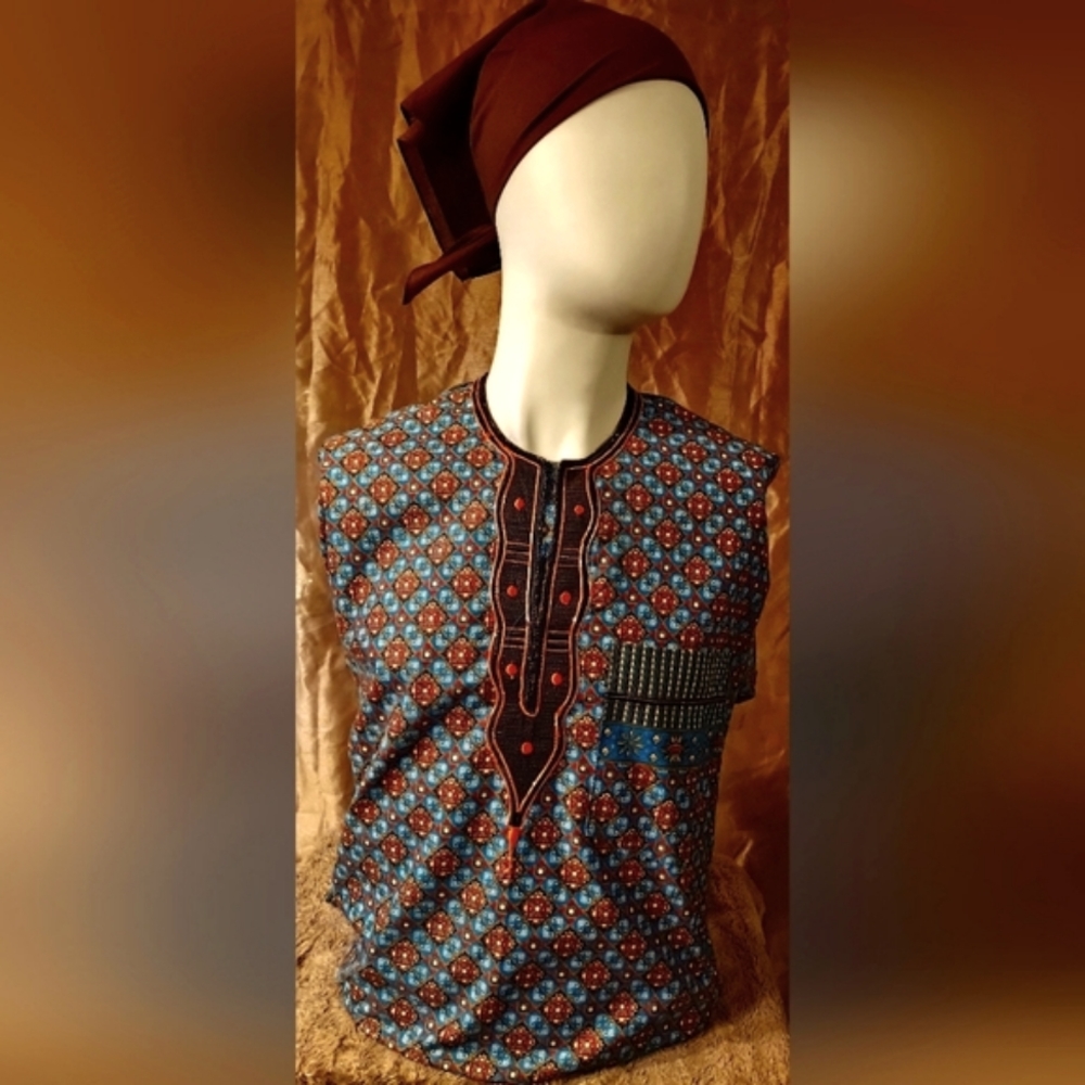 Ghanian 2 piece casual dress suit. Size large.